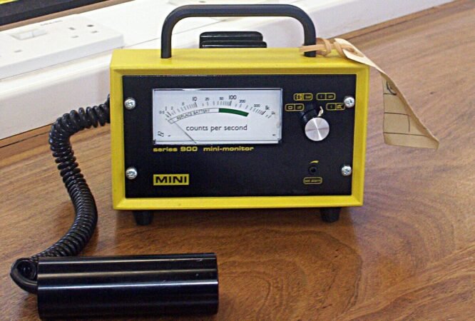 cours et exercices La décroissance radioactive 2bac pdf